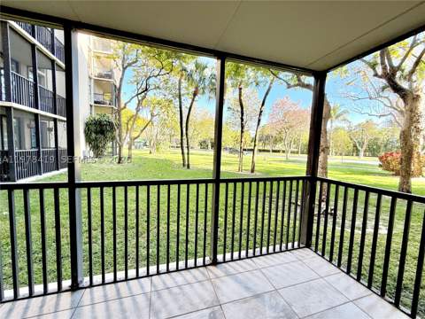 3301 N Country Club Dr 106, Aventura FL - photo 15 of 18