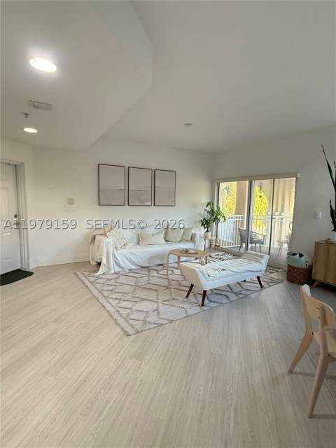 8999 NW 107th Ct 216-1, Doral FL - photo 6 of 13