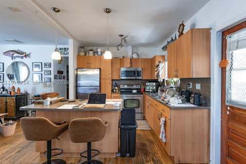 2710 SW 28th Ct, Miami FL - photo 9 of 19