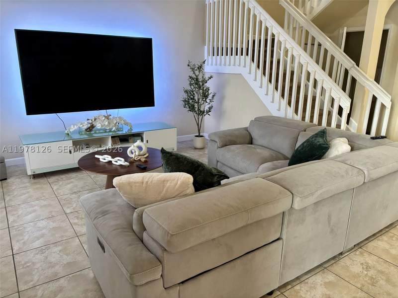 3 bedroom Townhouse at 3544 W 88th Ter, Bellagio Villas, Hialeah — photo 2