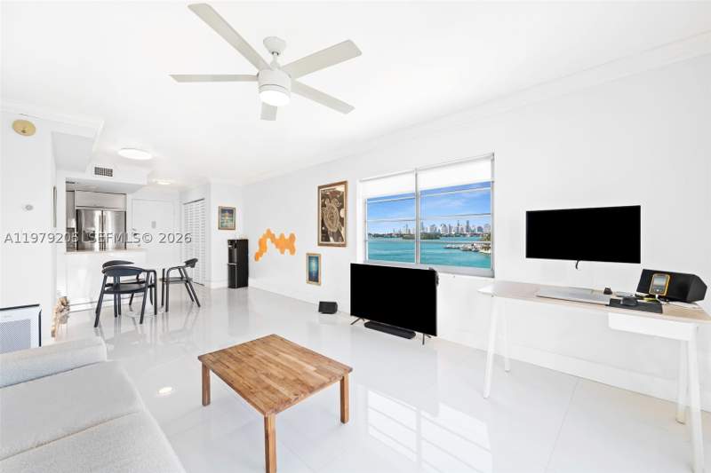 1 bedroom Condominium at 1450 Lincoln Rd 601, Lincoln Bay Towers Condo, Miami Beach — photo 3