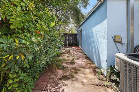 14566 SW 124th Pl, Miami FL - photo 17 of 20