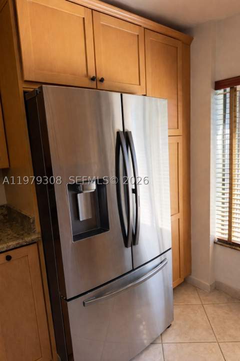 2661 NE 164th St 40, North Miami Beach FL - photo 6 of 27