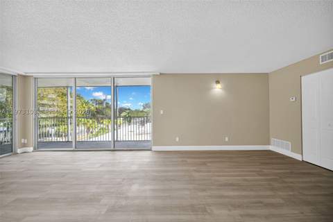 700 NW 214th St 321, Miami Gardens FL - photo 9 of 40