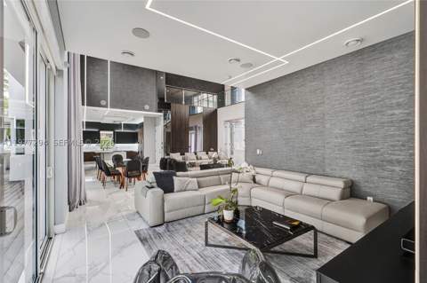 10223 NW 75th Ter, Doral FL - photo 12 of 84