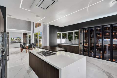 10223 NW 75th Ter, Doral FL - photo 18 of 84