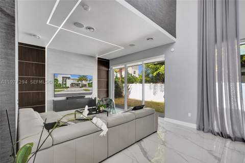 10223 NW 75th Ter, Doral FL - photo 9 of 84