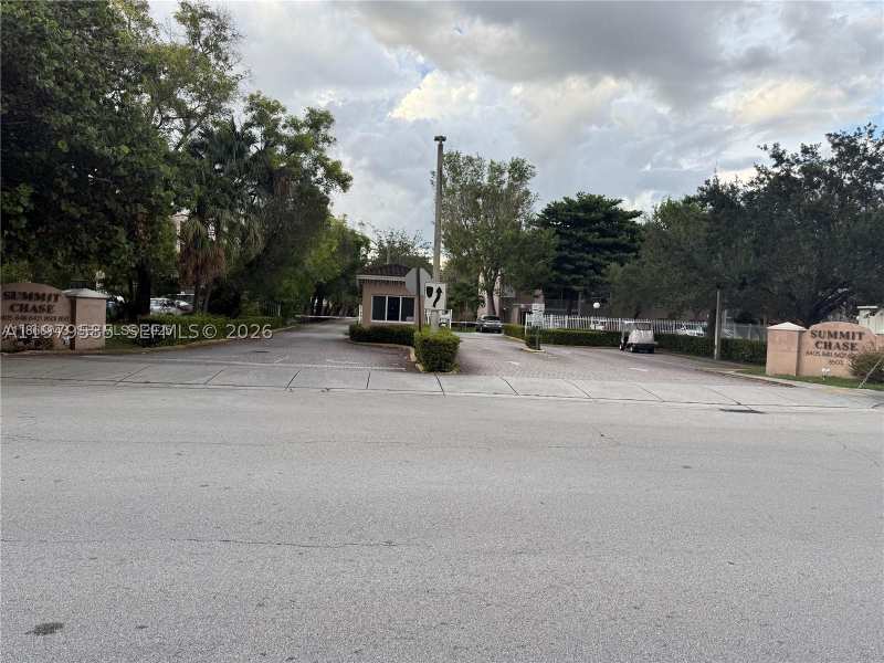 1 bedroom Condominium at 8405 NW 8th St 304, Summit Chase Condo, Miami — photo 1