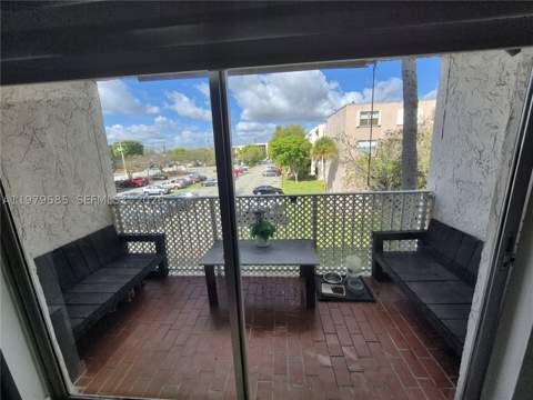 8405 NW 8th St 304, Miami FL - photo 10 of 24