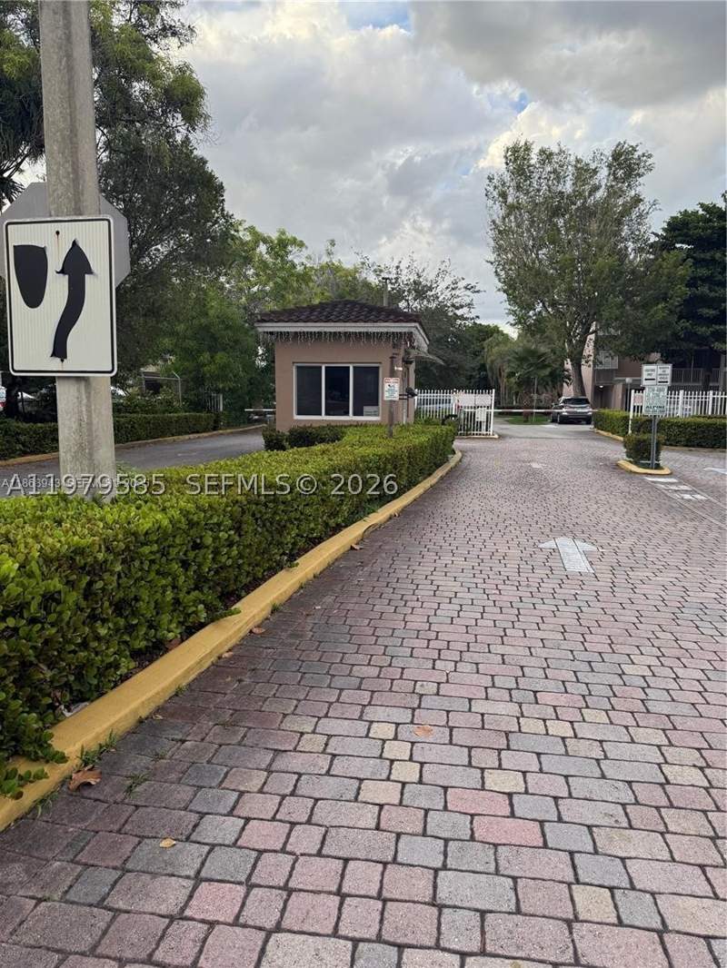 1 bedroom Condominium at 8405 NW 8th St 304, Summit Chase Condo, Miami — photo 2