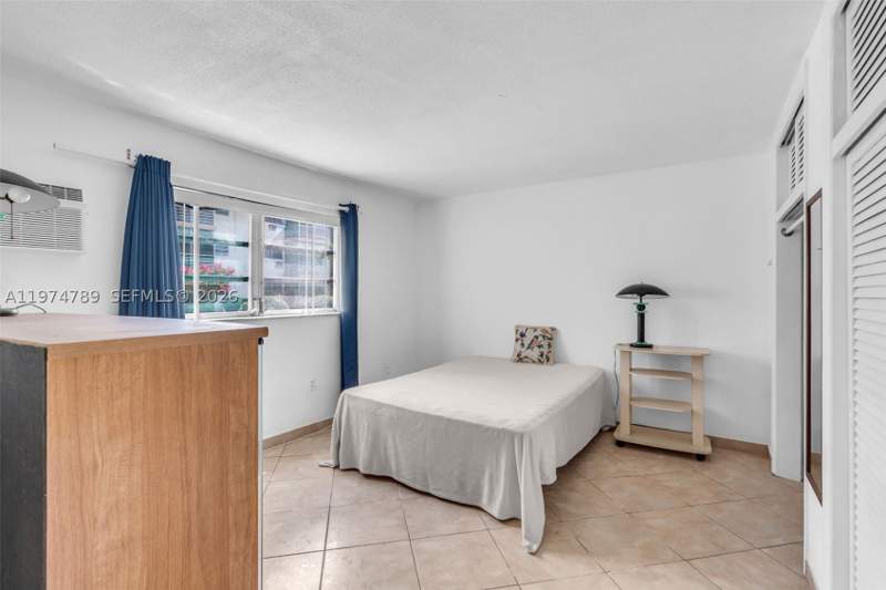 1 bedroom StockCooperative at 17050 NE 14th Ave 106, Mar-Len Gardens No 3 Corp, Miami — photo 4
