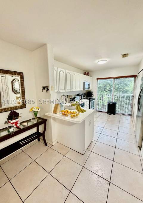 5605 NW 109th Ave 76, Doral FL - photo 13 of 32