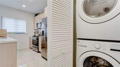 1168 NW 1st St, Florida City FL - photo 11 of 52
