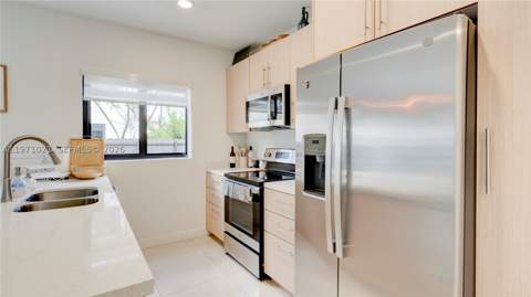 1168 NW 1st St, Florida City FL - photo 14 of 52