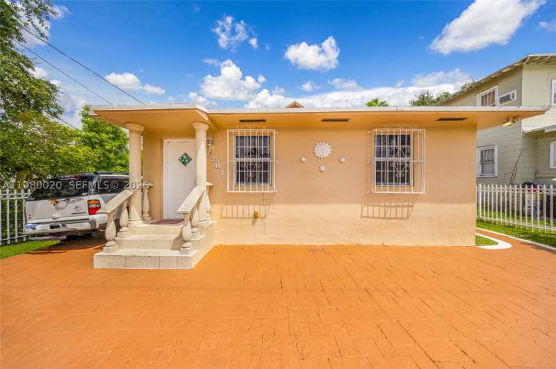 3 bedroom SingleFamilyResidence at 287 NW 31st St, Wynd Wood Park, Miami — photo 1