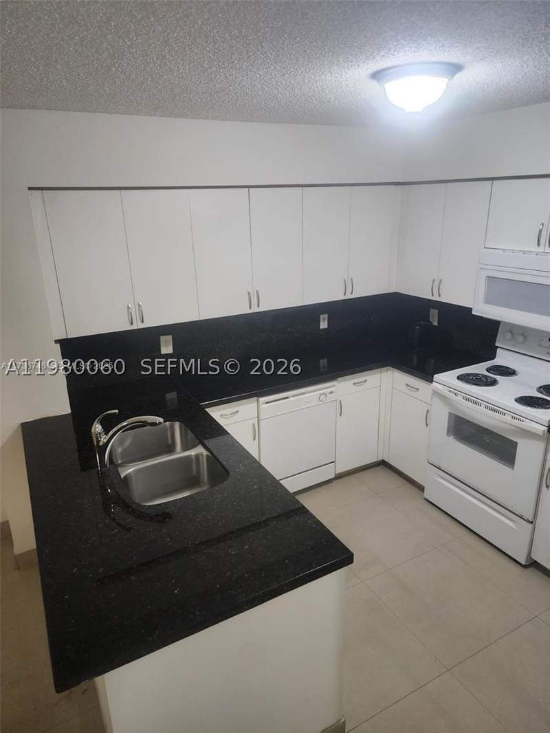 1 bedroom Condominium at 4560 NW 107th Ave 207-12, Enclave At Doral Condo No, Doral — photo 2