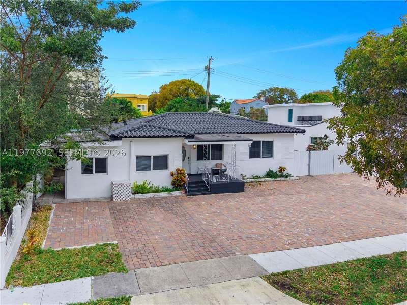 10 bedroom SingleFamilyResidence at 1761 SW 14 Street, SOUTH SHENANDOAH, Miami — photo 5