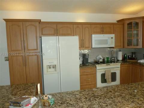 3261 NW 14th St, Miami FL - photo 9 of 23