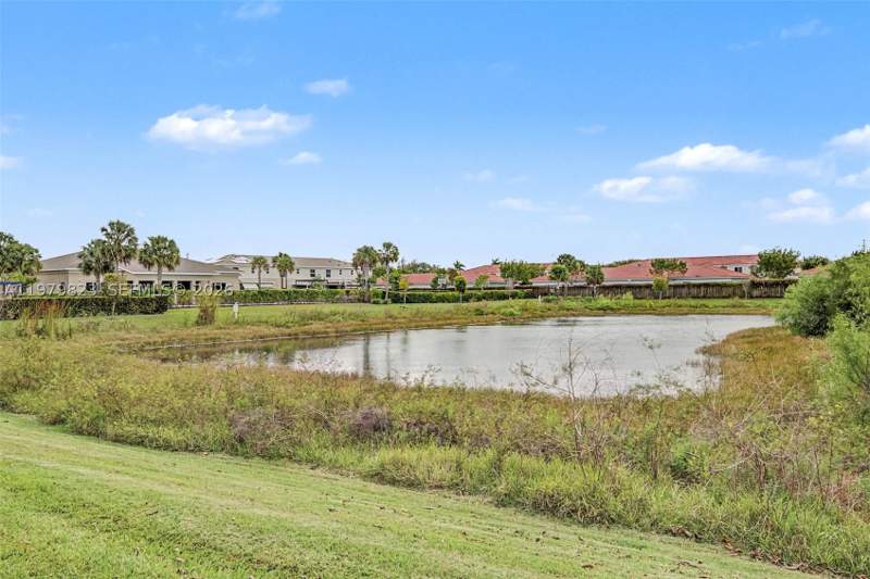 3 bedroom Townhouse at 445 NE 4th St, Fvp Subdivision, Florida City — photo 5