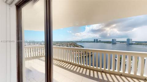 1000 Island Blvd 1812, Aventura FL - photo 19 of 33