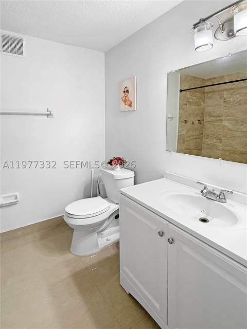 945 NE 34th Ave 204, Homestead FL - photo 12 of 16