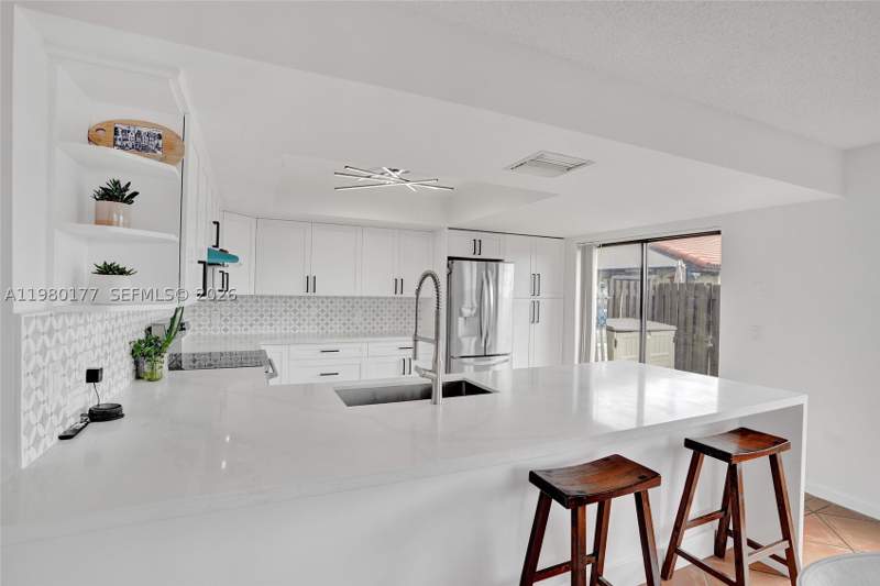 2 bedroom Townhouse at 15292 SW 46th Ln Br 64, Lakes Meadow Vilg Homes C, Miami — photo 2