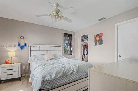 6525 W 26th Dr 204-37, Hialeah FL - photo 11 of 27