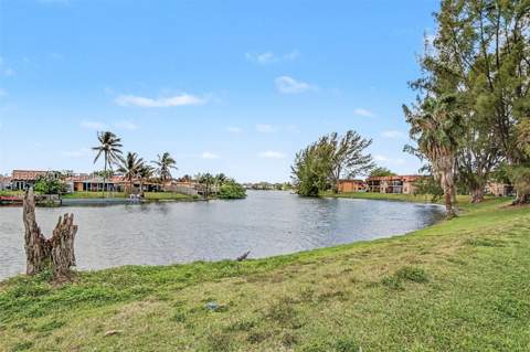 6525 W 26th Dr 204-37, Hialeah FL - photo 20 of 27