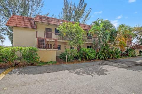 6525 W 26th Dr 204-37, Hialeah FL - photo 23 of 27