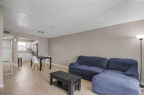 6525 W 26th Dr 204-37, Hialeah FL - photo 6 of 27