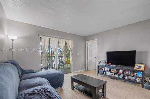 6525 W 26th Dr 204-37, Hialeah FL - photo 8 of 27
