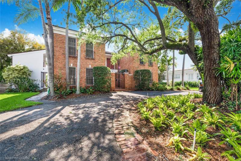 2 bedroom Condominium at 1265 S Alhambra Cir A, South Brick Condo, Coral Gables — photo 3