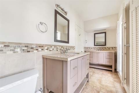 1265 S Alhambra Cir B, Coral Gables FL - photo 17 of 29