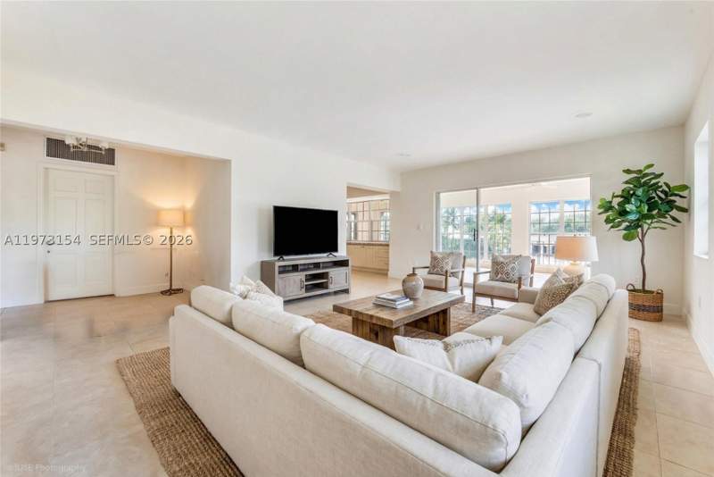 2 bedroom Condominium at 1265 S Alhambra Cir B, South Brick Condo, Coral Gables — photo 3