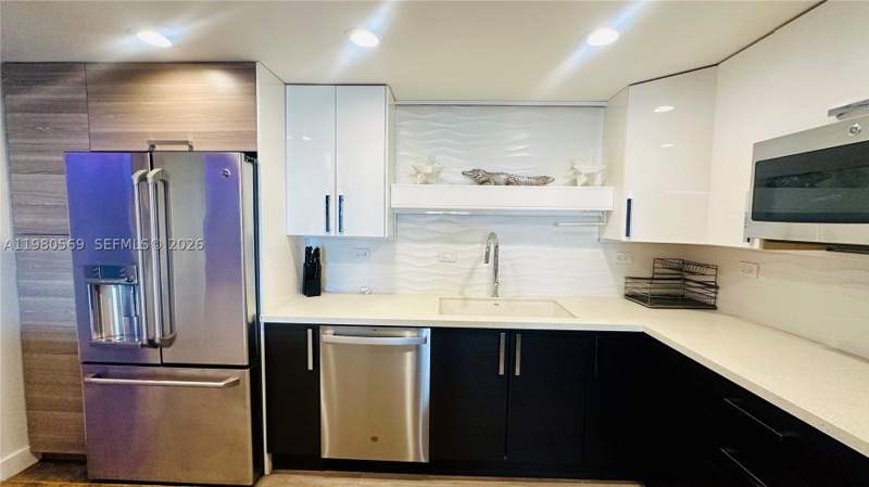 1 bedroom Condominium at 19390 Collins Ave 424, Oceanview Building A Cond, Sunny Isles Beach — photo 3