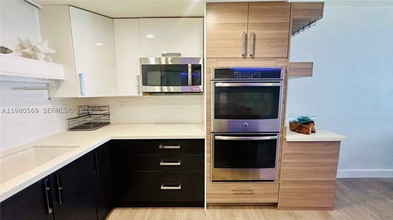 1 bedroom Condominium at 19390 Collins Ave 424, Oceanview Building A Cond, Sunny Isles Beach — photo 4