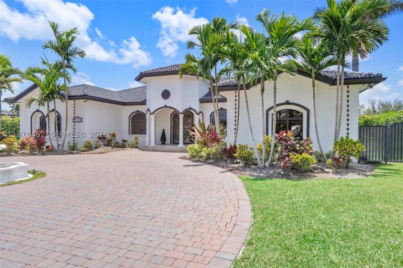 4 bedroom SingleFamilyResidence at 20120 SW 133rd Ave, Valencia Groves Estates, Miami — photo 4