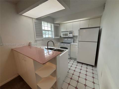 2516 SE 19th Pl 208-A, Homestead FL - photo 9 of 17
