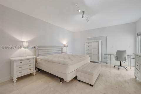 18450 NE 30th place, Aventura FL - photo 19 of 35