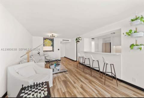2655 Collins Ave 504, Miami Beach FL - photo 6 of 10
