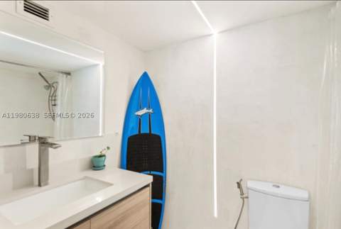 2655 Collins Ave 504, Miami Beach FL - photo 7 of 10
