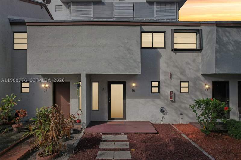 2 bedroom Townhouse at 1901 NW S River Dr 16B, River Club Townhouse Cond, Miami — photo 3