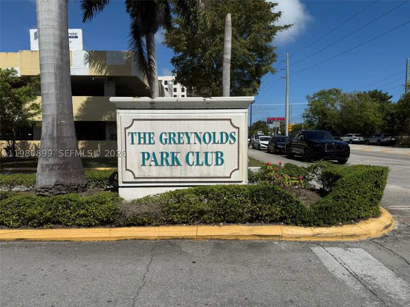 3 bedroom Condominium at 17890 W Dixie Hwy 106, Greynolds Park Club Condo, North Miami Beach — photo 1
