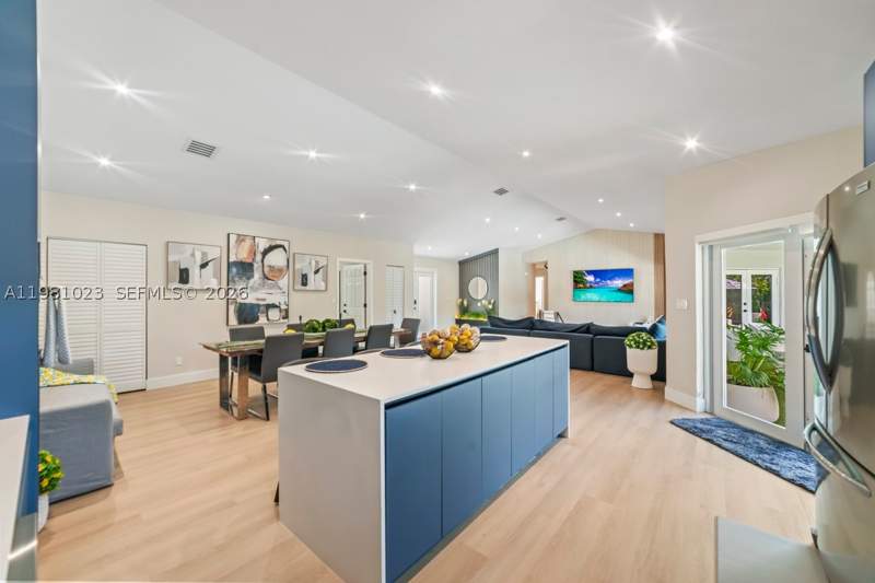 5 bedroom SingleFamilyResidence at 14481 SW 161st St, Limewood Grove, Miami — photo 2