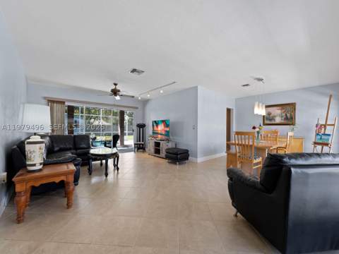 8620 SW 185th Ter, Cutler Bay FL - photo 6 of 39