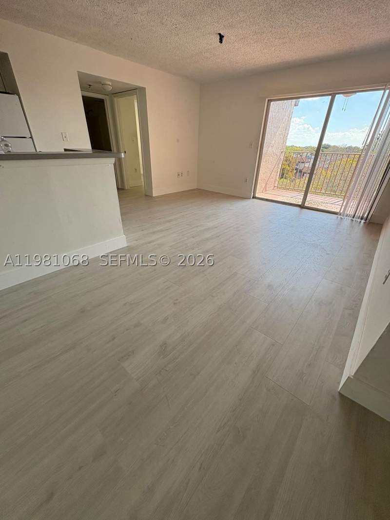 3 bedroom Condominium at 15231 SW 80th St 615, Kendall Lake Towers Condo, Miami — photo 2