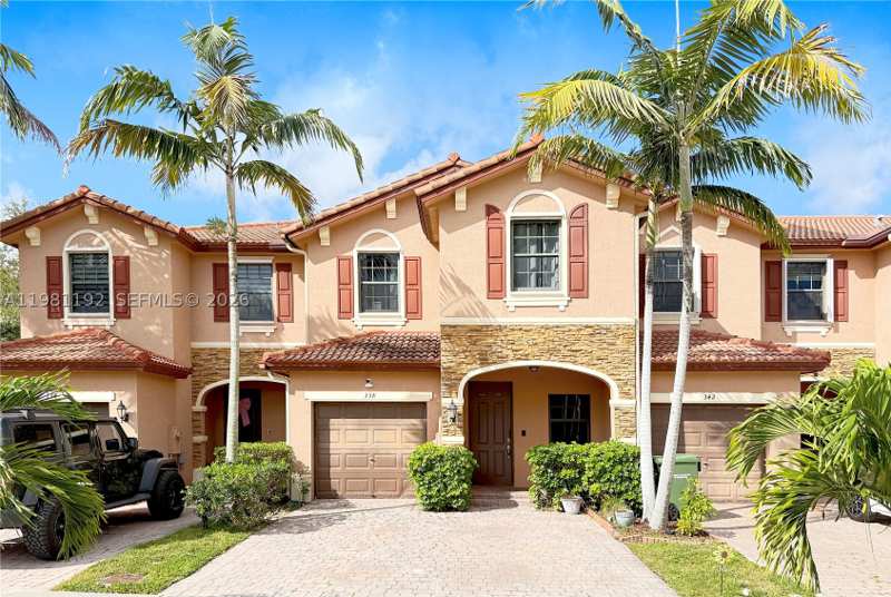3 bedroom Townhouse at 338 NE 37th Ave, Baywinds Of Ibiza, Homestead — photo 1
