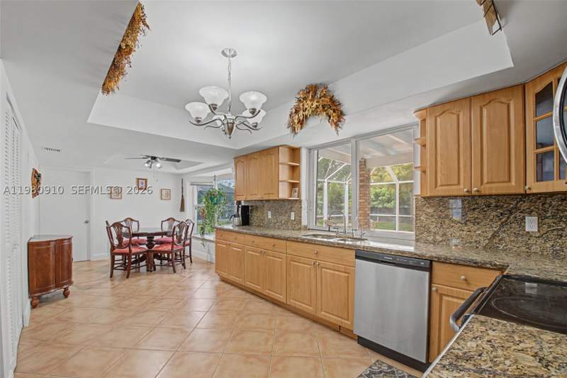 4 bedroom SingleFamilyResidence at 8241 SW 146th St, Mangowood Park, Palmetto Bay — photo 4