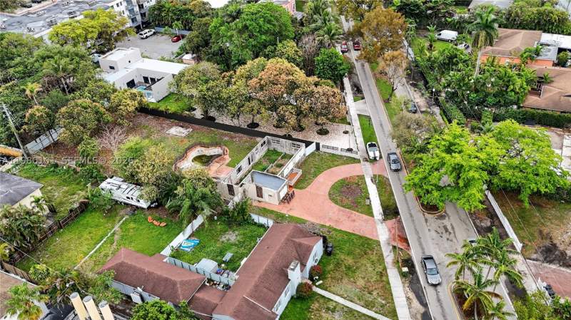 3 bedroom SingleFamilyResidence at 12395 Griffing Blvd, Griffing Biscayne Pk Esta, North Miami — photo 5