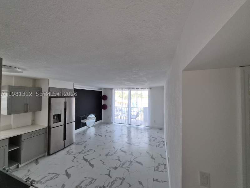 2 bedroom Condominium at 16410 Miami Dr 304, Three Seasons Condo Bldg, North Miami Beach — photo 2